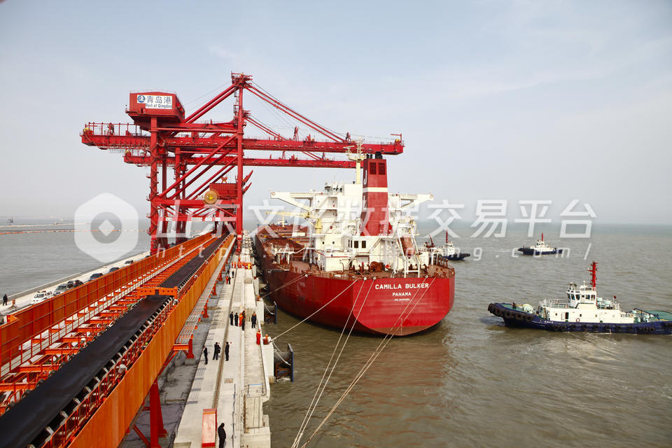 青岛港董家口港区30万吨级矿石码头