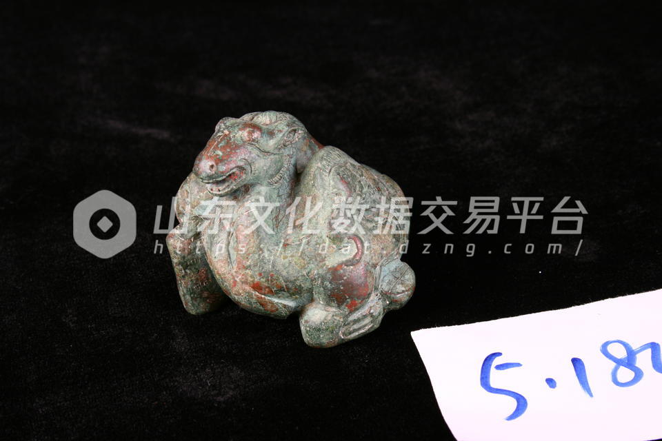 杞国故城遗址出土的卧驼铜镇