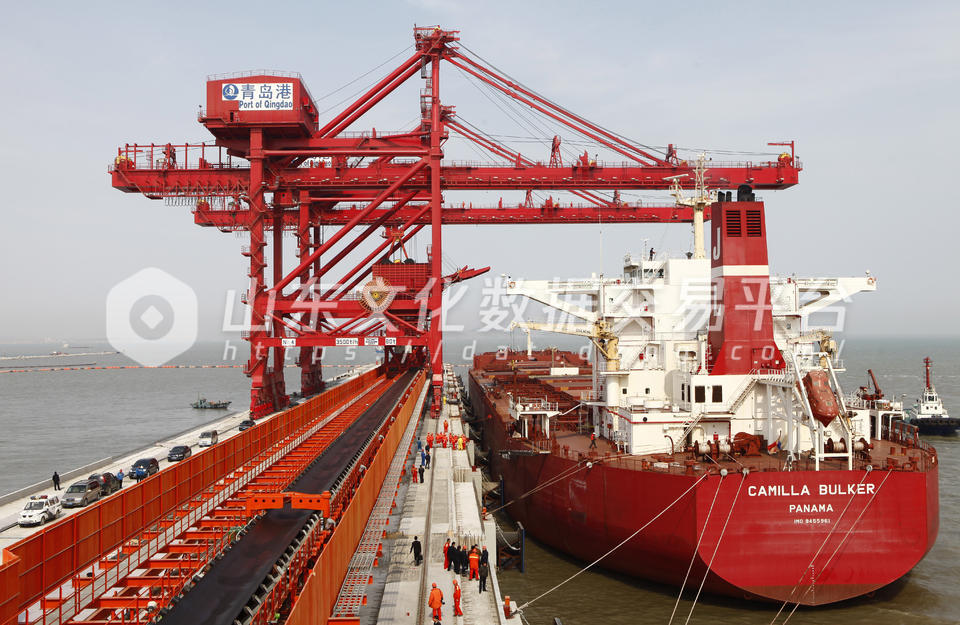 董家口港40万吨矿石码头投入试运营