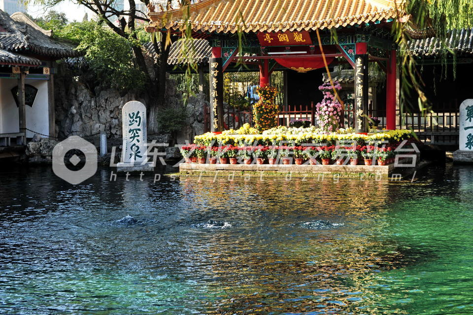 趵突泉水位跌破28米大关