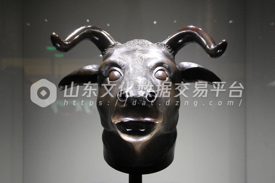 牛首铜像（清乾隆）