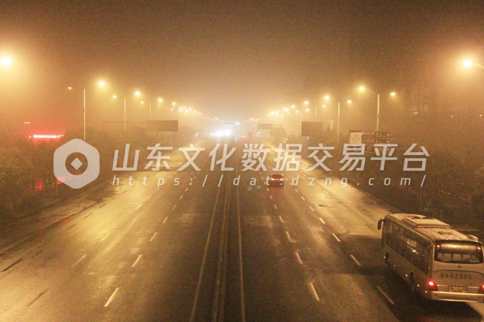 济南遭遇弥天大雾