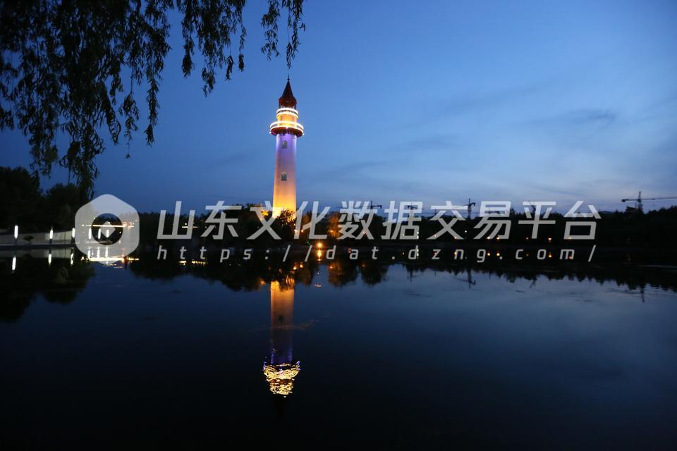 虞河畔的灯塔夜景