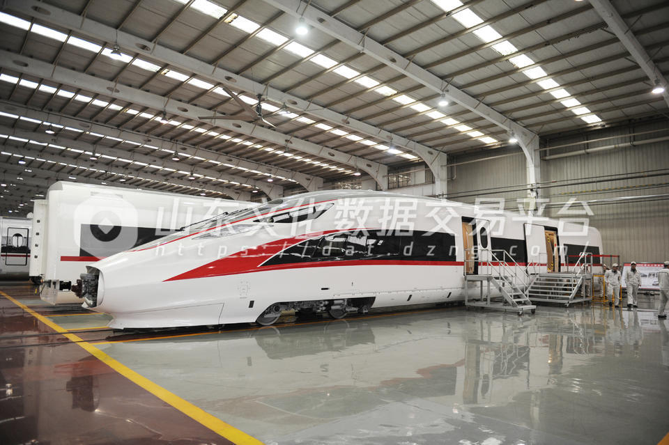 高速货运动车组下线