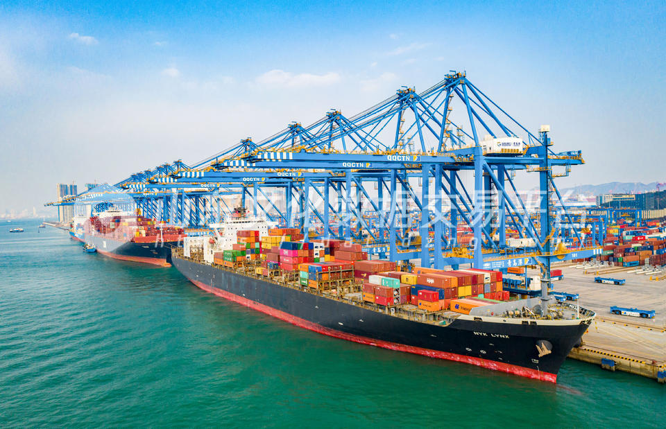 山东港口青岛港自动化码头