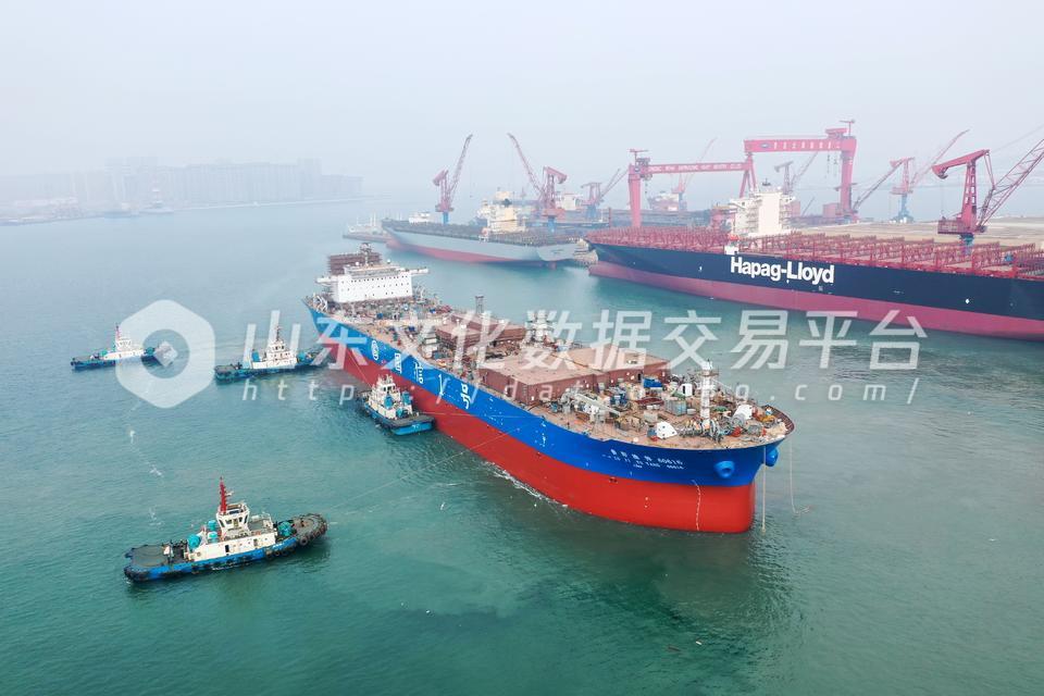 首艘10万吨级智慧渔业大型养殖工船