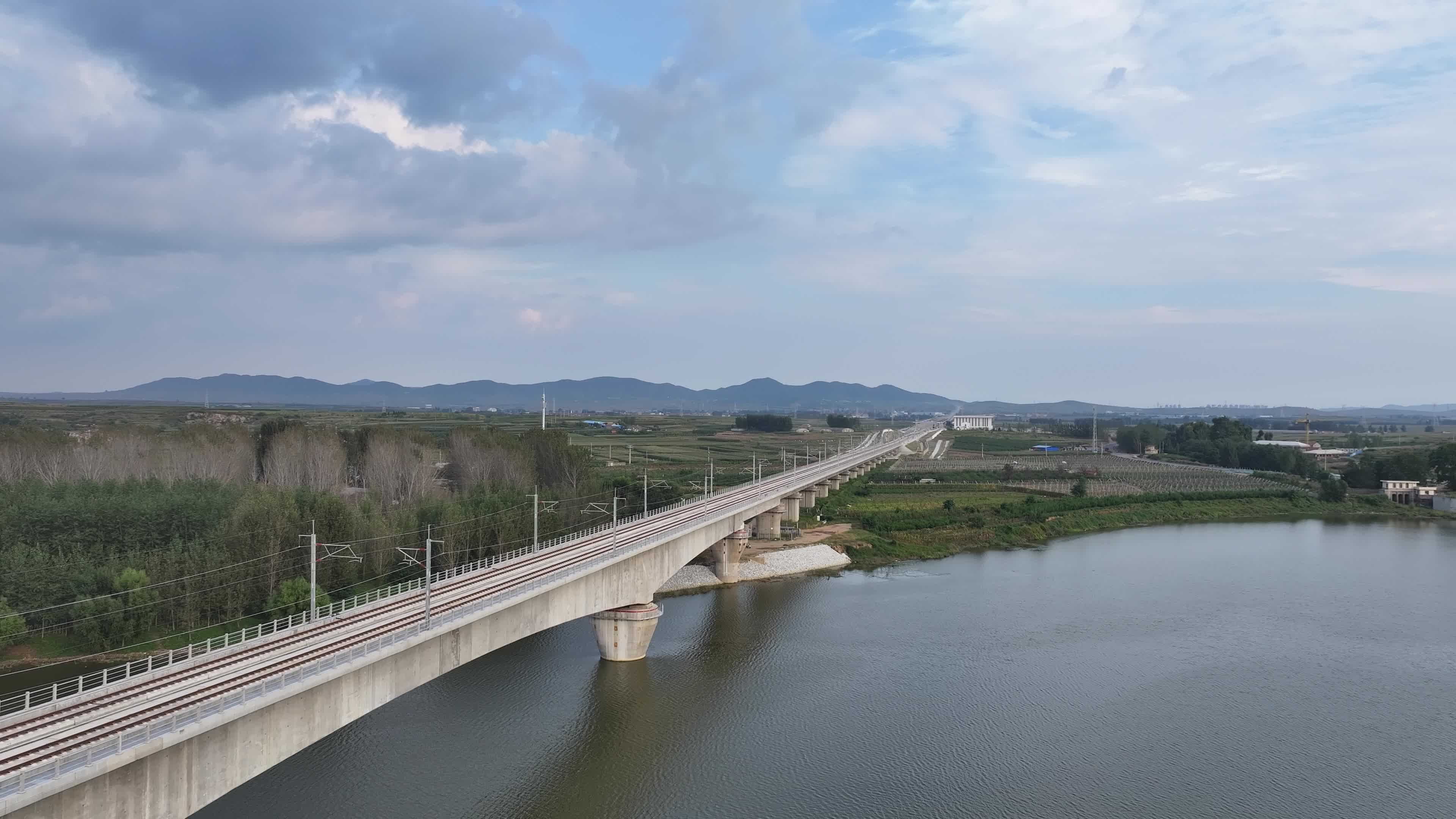 莱荣高铁铁路大桥