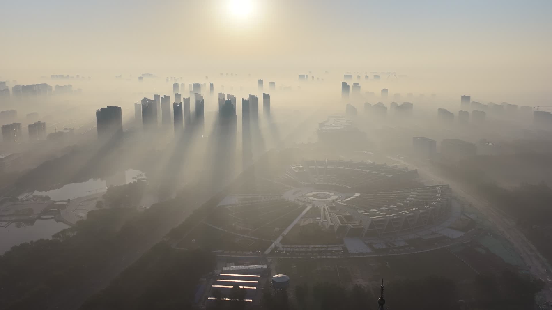 德州日出晨雾