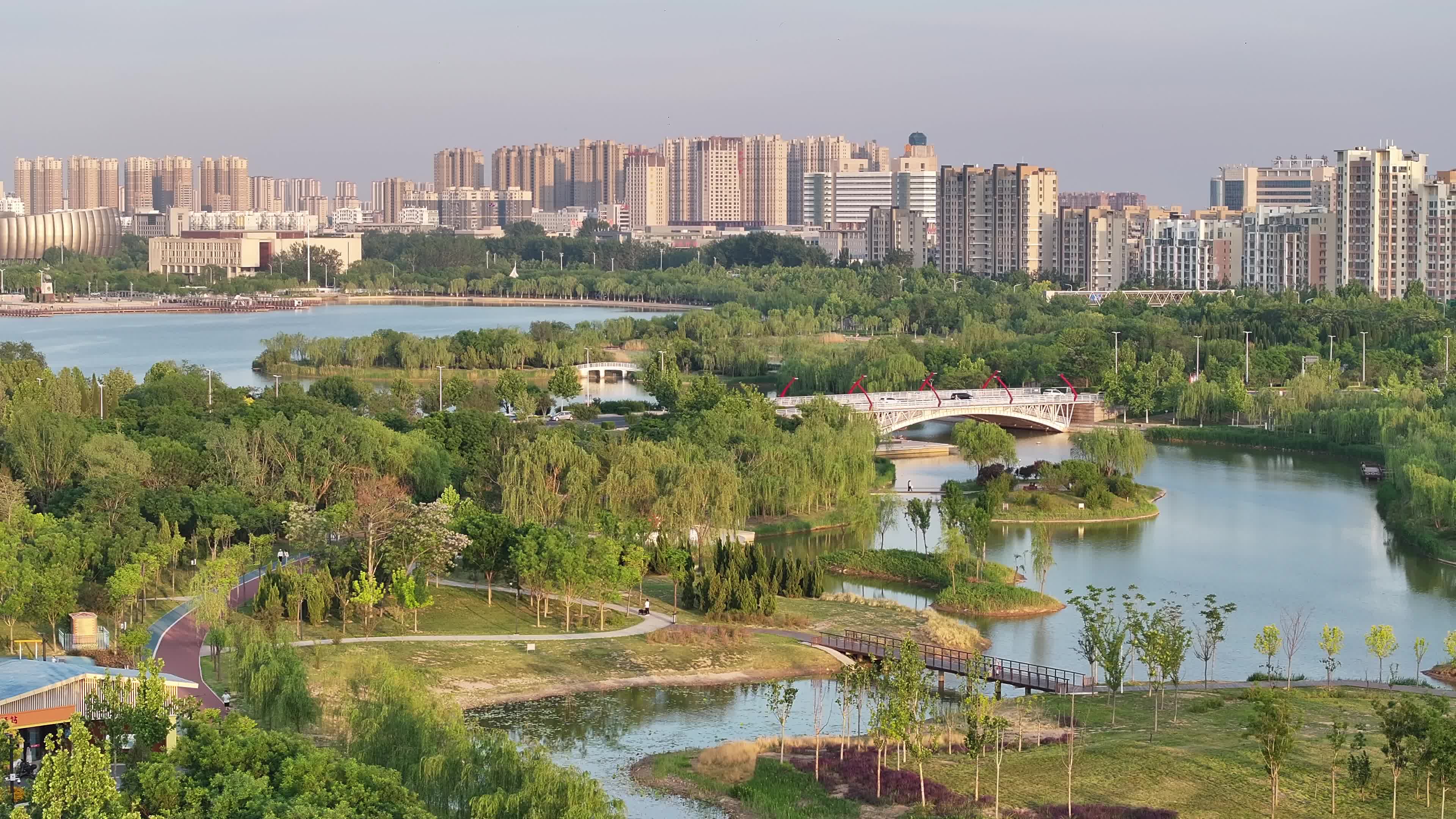 德州长河公园湖景
