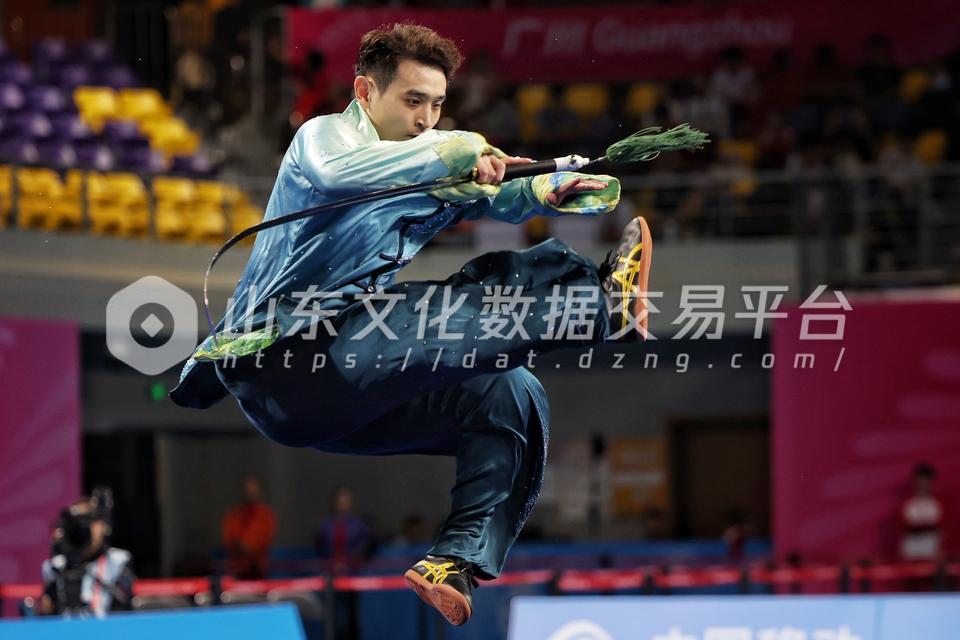 十五运男子太极拳太极剑全能决赛，山东刘德文夺金。