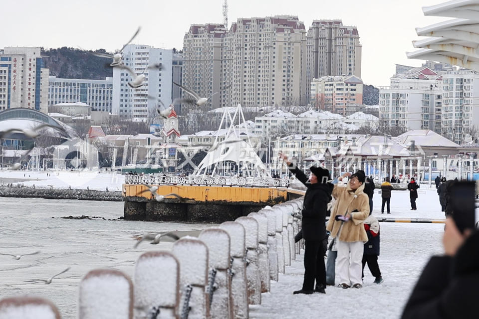 降雪过后烟台滨海广场
