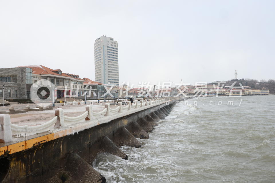 烟台滨海广场冰凌