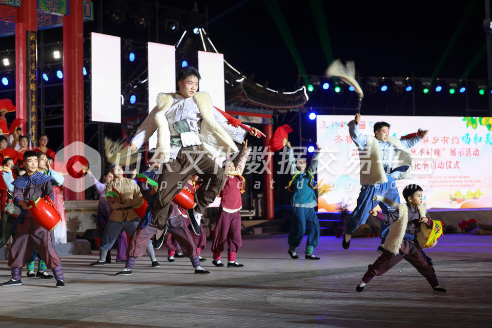 海阳京剧团演出