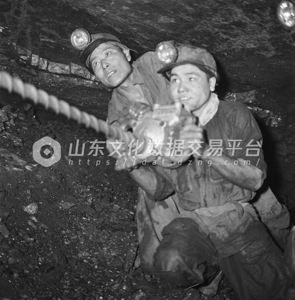 新汶矿务局孙村煤矿掘进队。