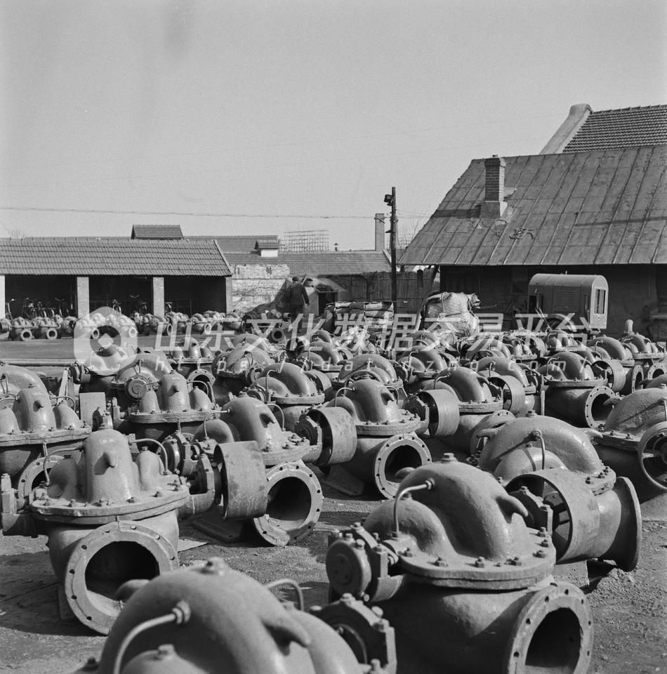 青岛内燃机厂的水泵。