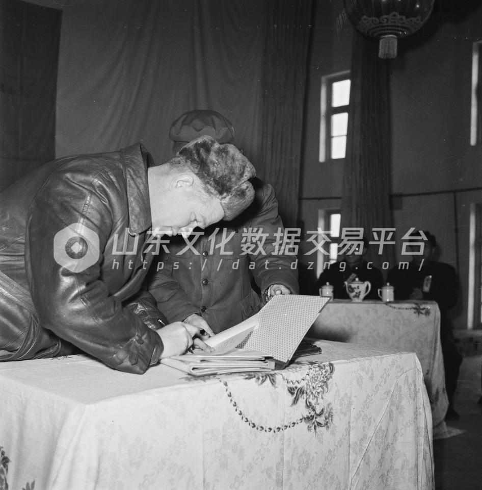 黄台电厂内苏联专家签字。