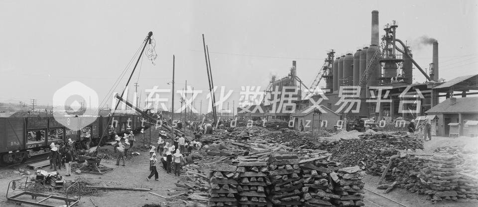 济南铁厂生产的大批生铁外运。