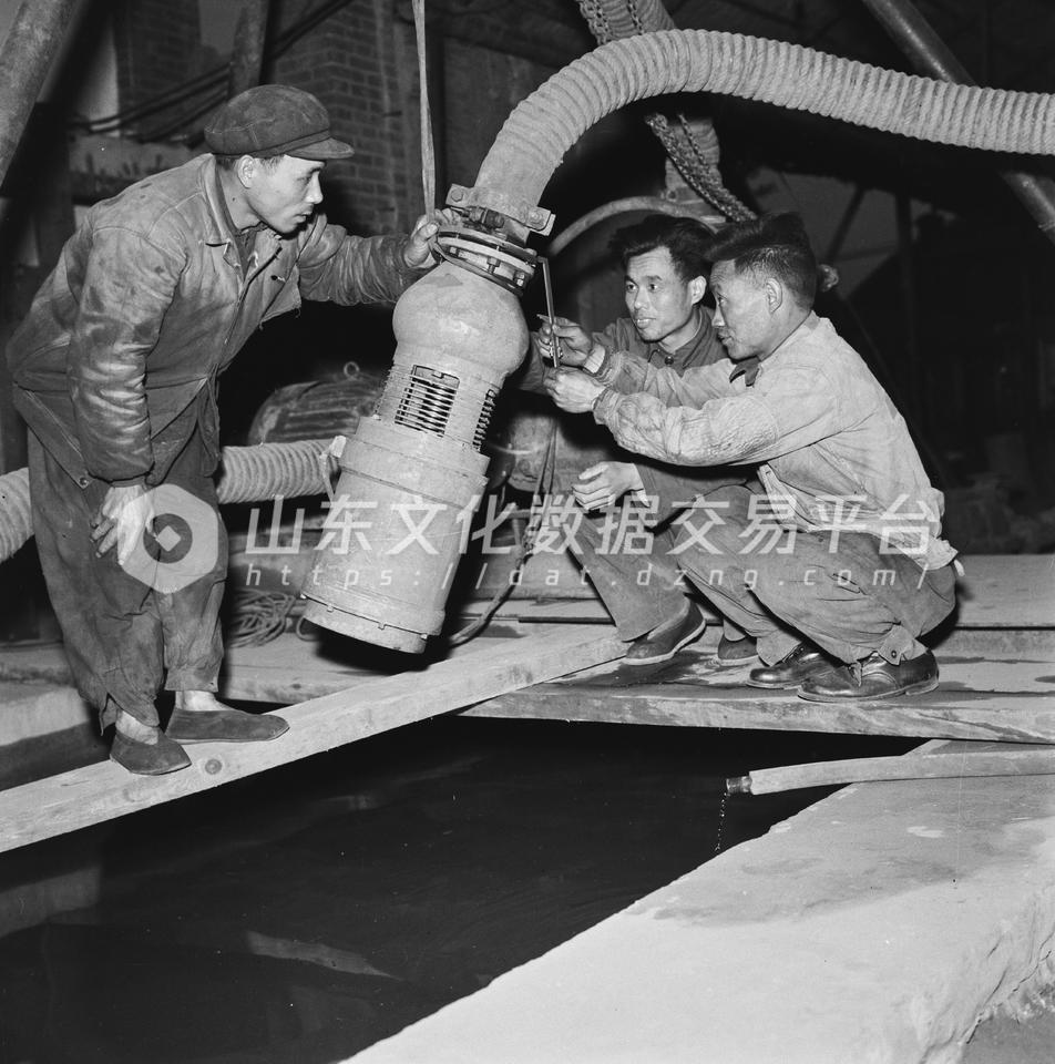 济南铁厂正在进行检查维修。