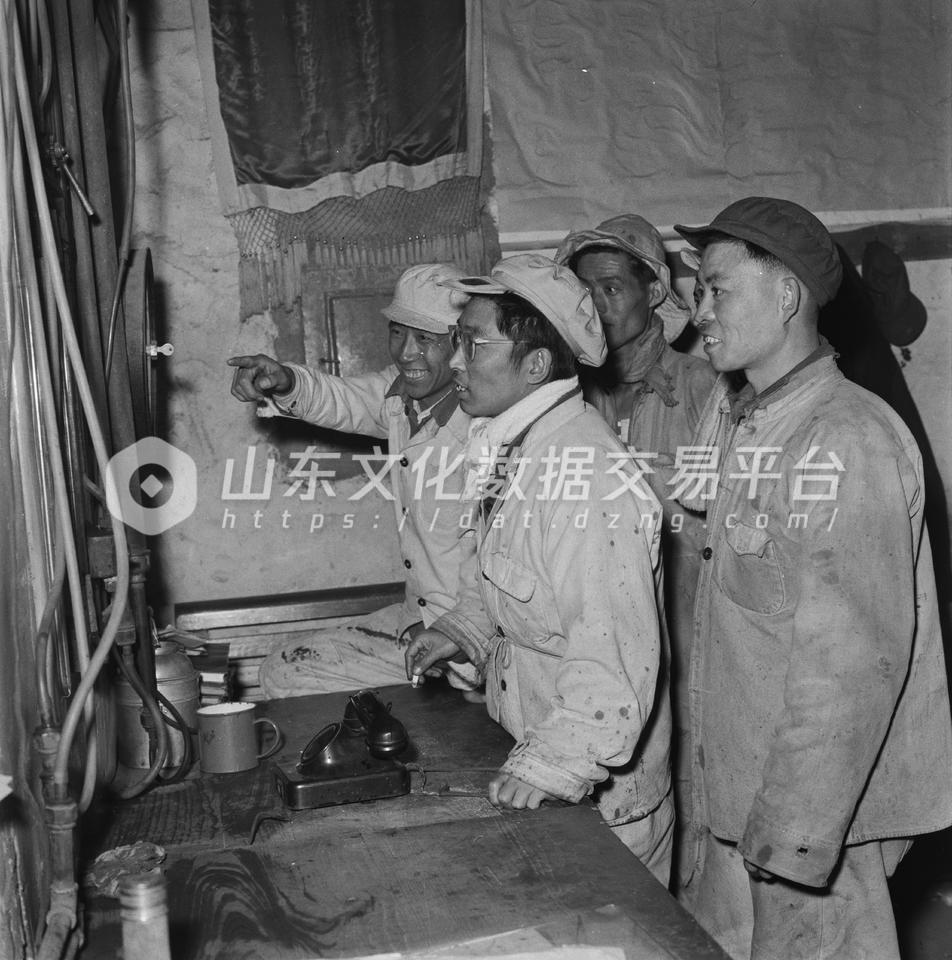 济南铁厂炉前指挥室