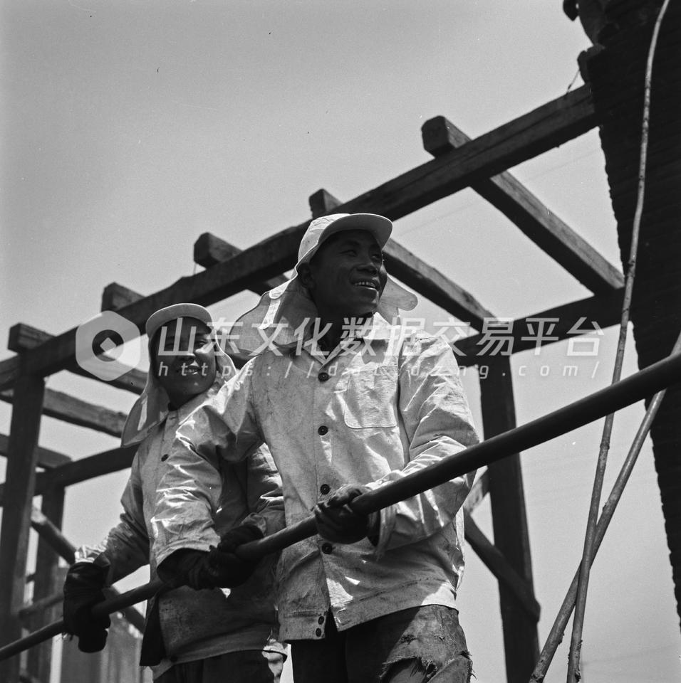 潍坊市钢铁工业生产。