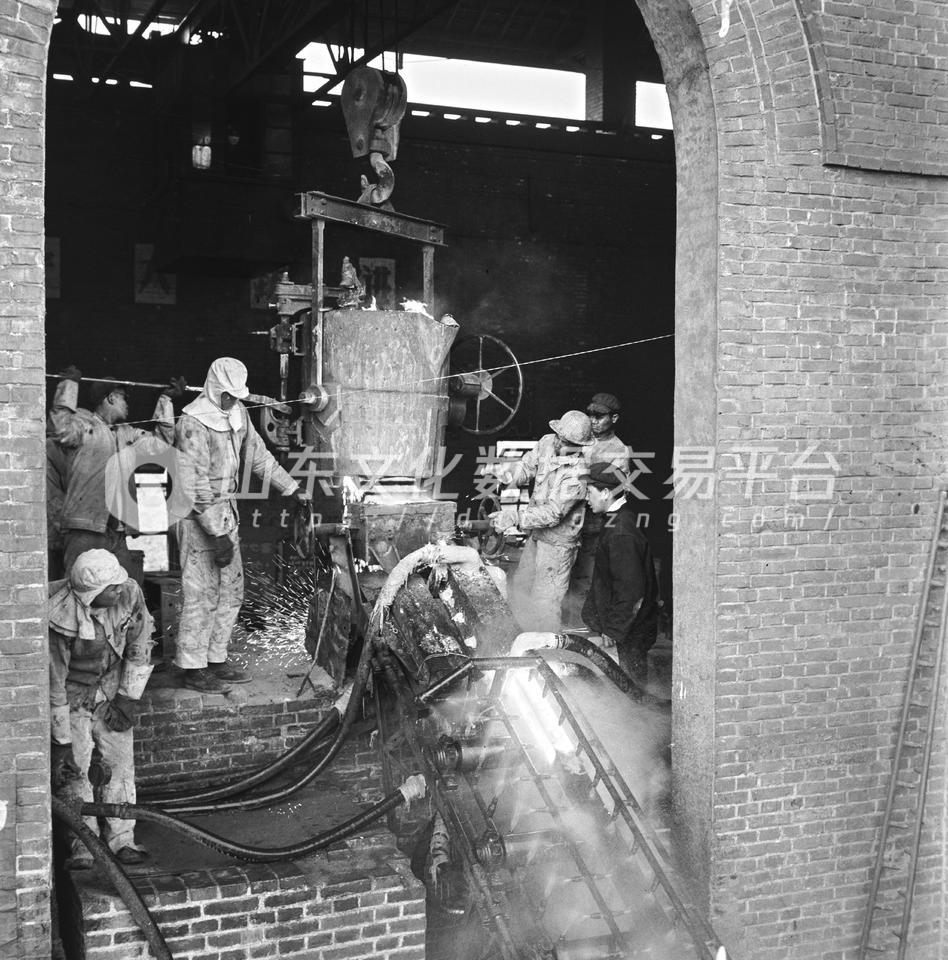 潍坊市钢铁工业生产之轧钢。