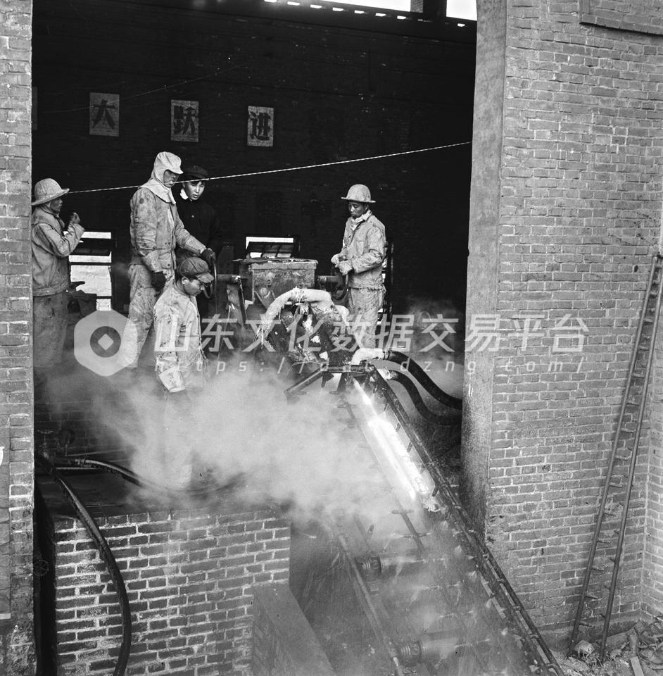 潍坊市钢铁工业生产。