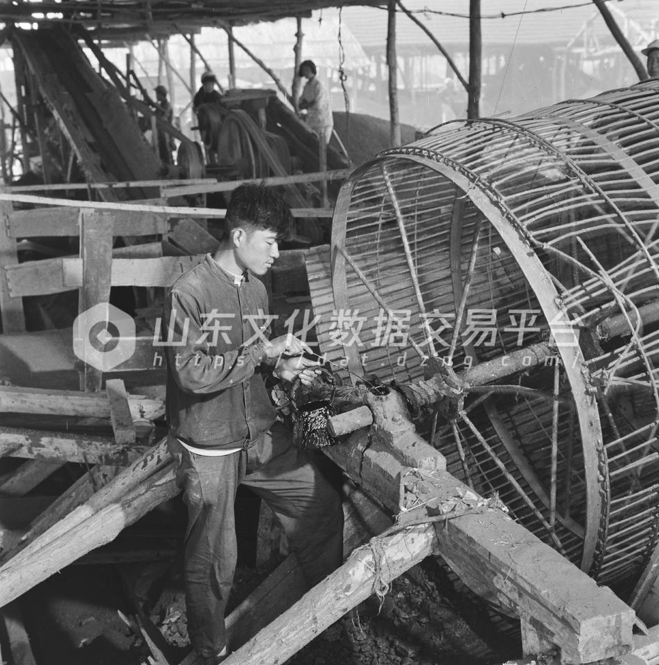 潍坊市钢铁四厂，维修设备