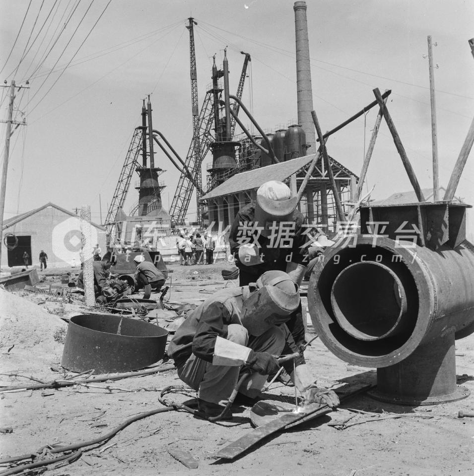 潍坊市钢铁四厂原料车间的工人保养和维修设备一条龙服务。