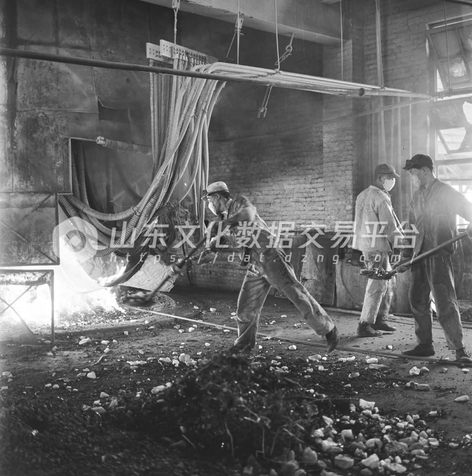 青岛实业化工厂完成季度计划。