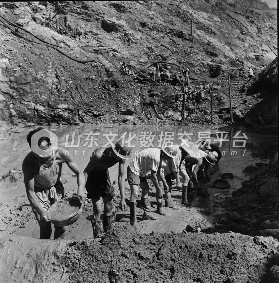 济南东风铁矿战暴水保证生产。